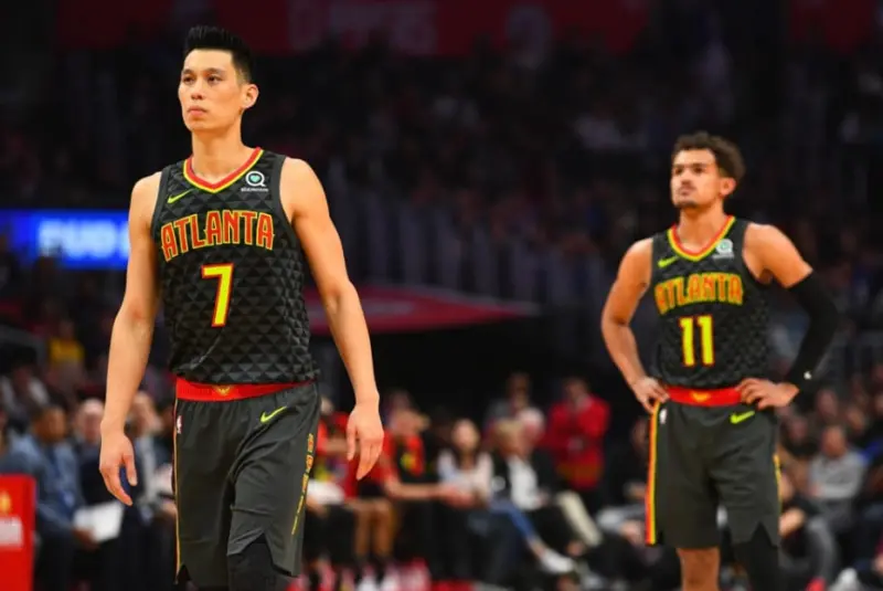 ▲林書豪宣布退休，前隊友崔楊（Trae Young）在社群上送上祝福，並回憶林書豪曾是自己「最好的導師」。（圖／路透／達志影像）