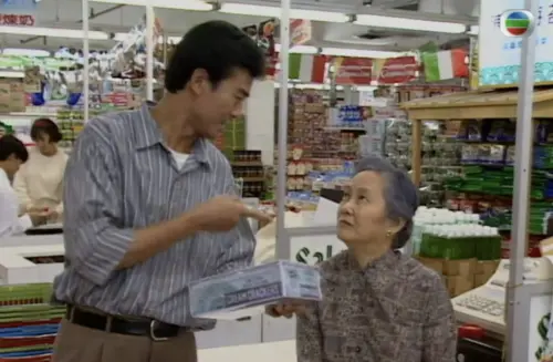 ▲黎宣（右）和鄭少秋（左）在《大時代》的對手戲，至今還讓人津津樂道，是她最知名的演出之一。（圖／摘自YouTube）