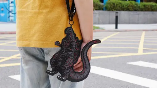 「哥吉拉icash2.0」比臉大！付款碾壓全場　悠遊卡7-11咖啡買1送1
