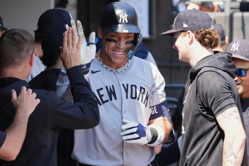 ▲MLB紐約洋基今（1）日客場出戰芝加哥白襪，「法官」賈吉（Aaron Judge）首局就敲出陽春砲，本季第43轟出爐，同時也追平洋基名人堂球星貝拉（Yogi Berra）紀錄，以生涯358轟，並列洋基隊史全壘打榜第6名，但無奈遭白襪逆轉，終場洋基2：3不敵白襪。（圖／美聯社／達志影像）