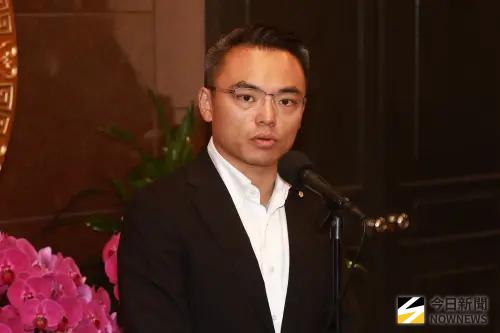 影／藍委籲學新加坡鞭刑嚇阻詐騙　卓榮泰「回這句」挨批態度消極
