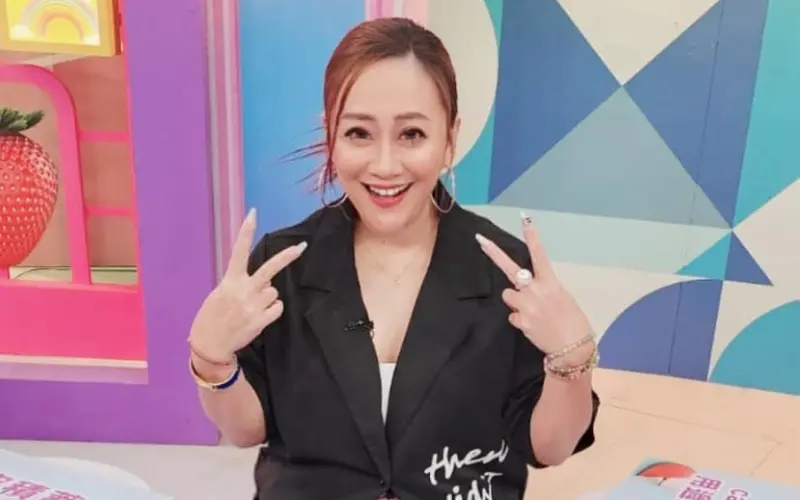 ▲演藝圈「黃金5嫂」當年紅到節目爭相邀約，Vicky、洪百榕、陳維齡荷包賺滿滿，金友莊光是半天賺10萬，林秀琴（如圖）年收曾達600萬元。（圖／臉書@陳致遠&林秀琴的樂fun人生。。。）