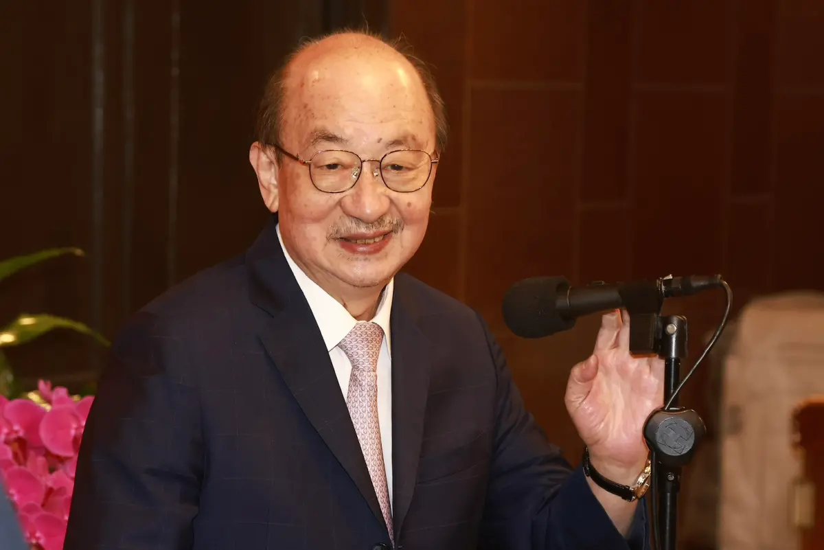 柯建銘74歲生日！韓國瑜送花籃「悄藏19字」 潘孟安遞賀卡致意