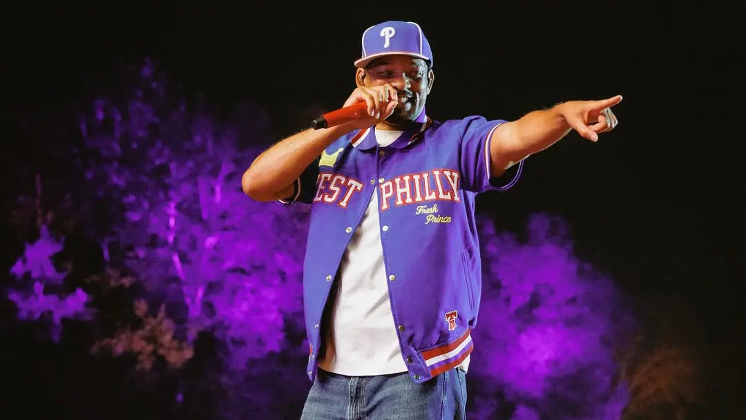 ▲威爾史密斯演唱會影片遭疑用AI生成假觀眾，引發網友批評，他在29日上傳「貓咪觀眾版」自嘲，雖風波未歇，但幽默處理方式再掀熱議。（圖／翻攝自威爾史密斯IG@willsmith）