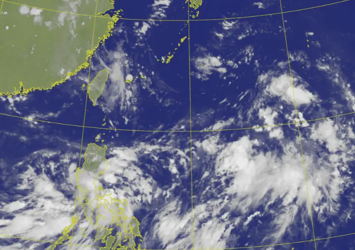 ▲台灣南方是大低壓帶，內部有熱帶擾動正在發展，未來幾天會增強為「熱帶性低氣壓」，甚至在琉球附近變為琵琶颱風。（圖／中央氣象署cwa.gov.tw）