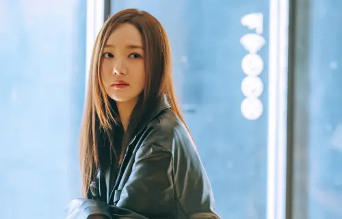 朴敏英變成賭場老闆娘「背部刺青曝光」　《行騙天下》預告震撼！
