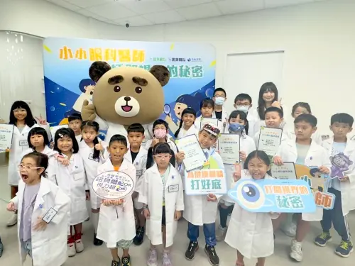 特企／近視防控迎戰新學期　孩童化身眼科醫師學習主動護眼

