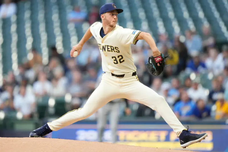 ▲MLB9月2日將有13場例行賽進行，其中的焦點戰役為費城費城人對上密爾瓦基釀酒人，兩隊目前分別為國聯西區以及中區龍頭，釀酒人本場比賽將派出大物新秀米肖羅斯基 （Jacob Misiorowski）先發，費城人則是推派綽號「台灣走路」的沃克 （Taijuan Walker）先發。（圖／美聯社／達志影像）