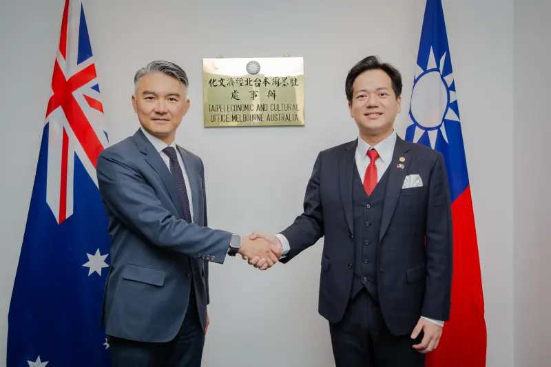▲代理市長邱臣遠拜會駐墨爾本台北經濟文化辦事處處長呂明澤。（圖／新竹市政府提供）
