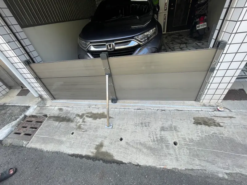 ▲ 高市府持續推動防水閘門補助計畫。自即日起至12月31日，市民可至各區公所申請，住宅每戶可獲得最高4萬7千元的補助。（圖／高市府提供）