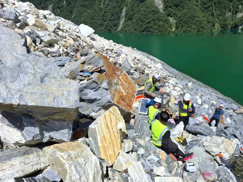 ▲8月29日壩頂安裝水位計現況。（圖／農業部提供）