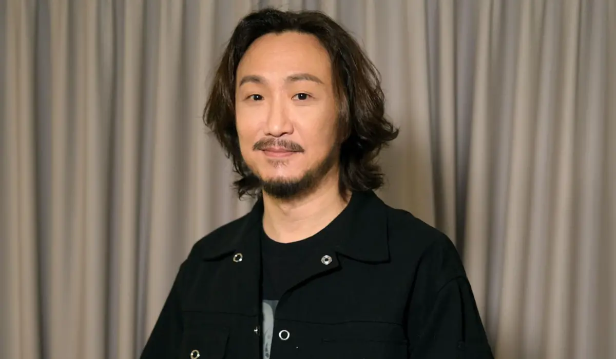 ▲鄭中基自爆拍電影《阿龍》時發生意外，痔瘡爆掉導致褲子上全是血，最後還要動手術才能痊癒。（圖／鄭中基IG@tinyeyes39）