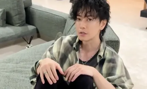 佐藤健超大豪宅裝潢曝光！玄關寬敞到能住人　客廳竟有4台鋼琴
