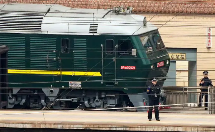    ▲北韓領導人金正恩1日下午搭乘專用列車，從平壤前往北京，預計2日抵達。（圖／翻攝自微博）  