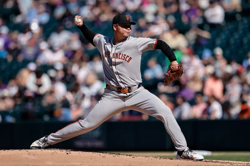 ▲效力美國職業棒球大聯盟（Major League Baseball）舊金山巨人的台灣旅美好手鄧愷威今（8）日先發對戰聖路易紅雀，前4局表現強勢，利用招牌Sweeper頻頻三振打者，飆出8K展現壓制力。（圖／路透／達志影像）