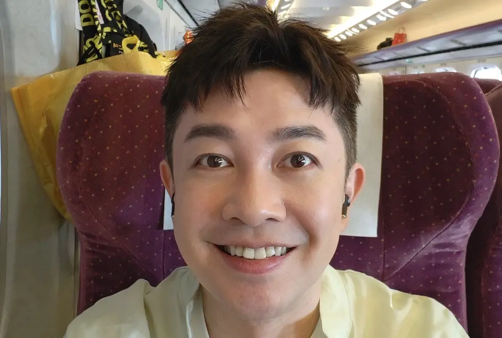 沒有在打電動！李明川驚國中生在咖啡廳聊「超成熟2話題」掀討論