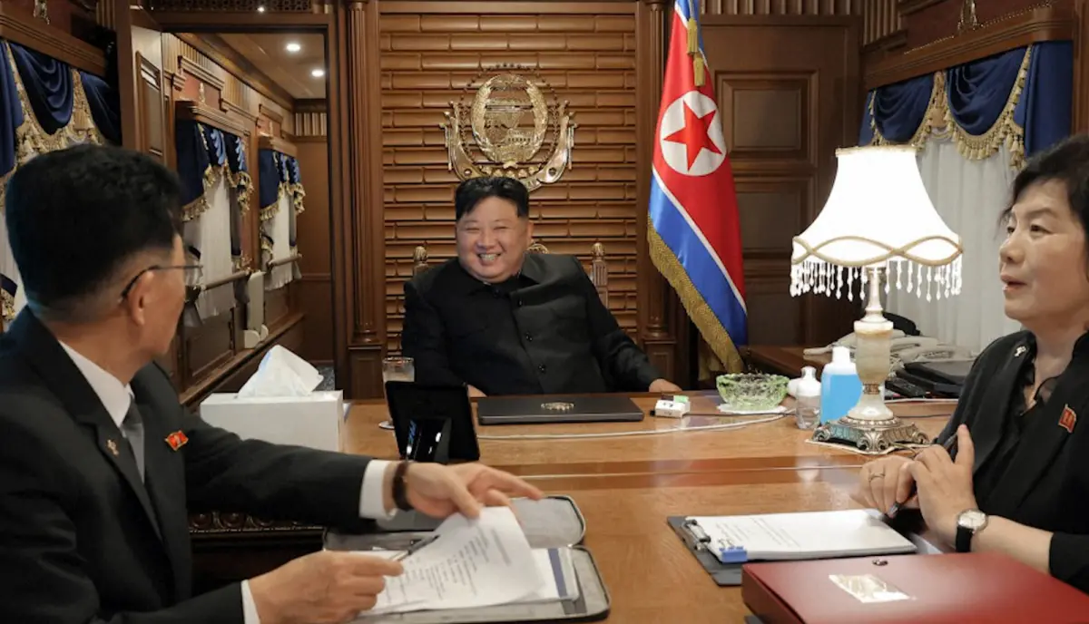 金正恩專車今晨已開進中國！北韓外務相崔善姬陪同 妻女行蹤成謎