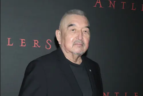 73歲葛拉漢葛林去世！曾因《與狼共舞》入圍奧斯卡最佳男配角
