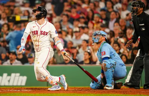 影／史上第二短全壘打！球打到手套後「轉彎」　紅襪成功逆轉判決
