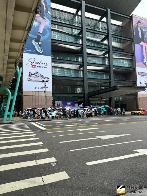 ▲舒華人潮。（圖／記者。（圖／記者吳翊緁攝）