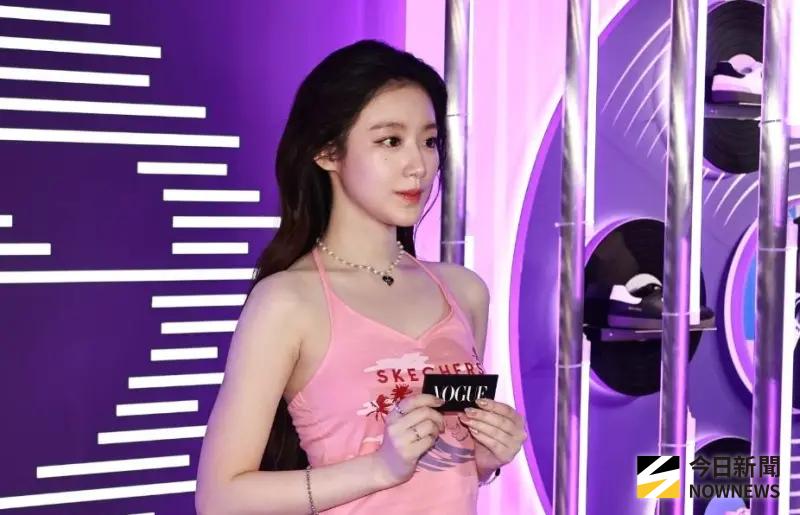 ▲舒華現身信義區A11出席SKECHERS代言記者會，命理老師追星後直呼不行了，無法起乩。（圖／記者吳翊緁攝）