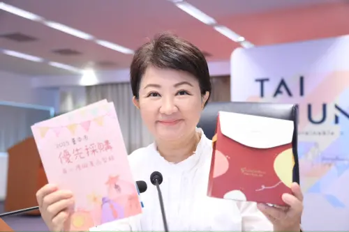 帶貨女王出招！盧秀燕推銷中秋禮　媽媽魂大爆發喊：這個超好用
