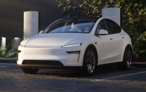 ▲Tesla 煥新版 Model Y在5月引進台灣，分成兩種版本，最低價189.99萬起，外觀及內裝升級有感，搭配動力及續航力提升，2個月賣出破2600台佳績。