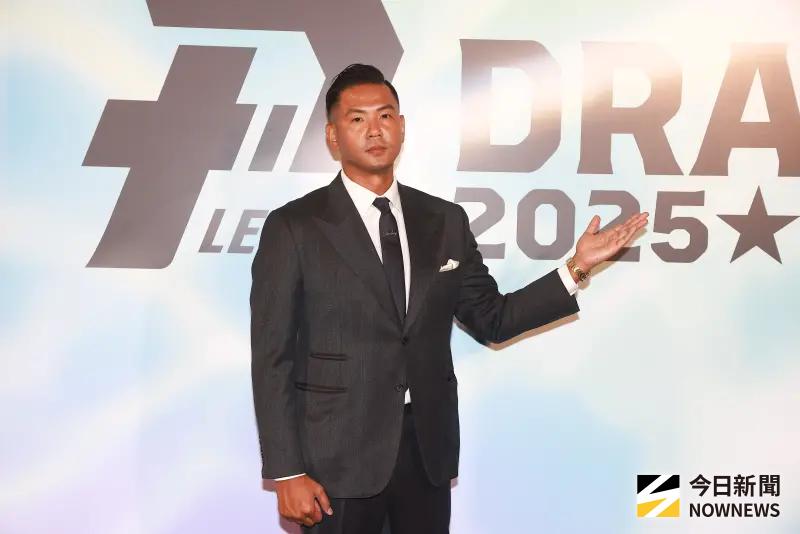 ▲P.LEAGUE+今（2）日進行選秀大會，外界關注的洋基工程組成的新球隊，也有新進度，PLG副會長陳建州表示，這支球隊三名洋將人選已經確認，至於主場則可能會是在「桃竹苗」地區，具體資訊就留待球隊十月記者會來公布。（圖／記者葉政勳攝）