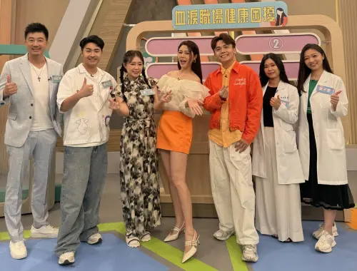 ▲鹿希派（左2）曾遭吳宗憲逼的不敢出門！壓力大到長乾癬：爸爸狠批最難受。（圖／民視提供）