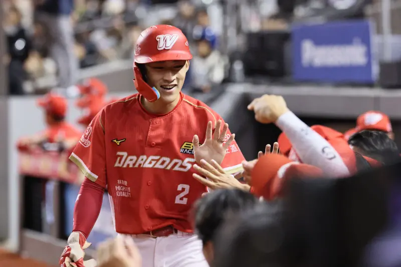 ▲郭天信與味全龍的3年合約去年到期，目前正與龍隊洽談新合約，他坦言，雖然嚮往超級長約，但以現階段的成績還沒有資格。（圖／味全龍提供）