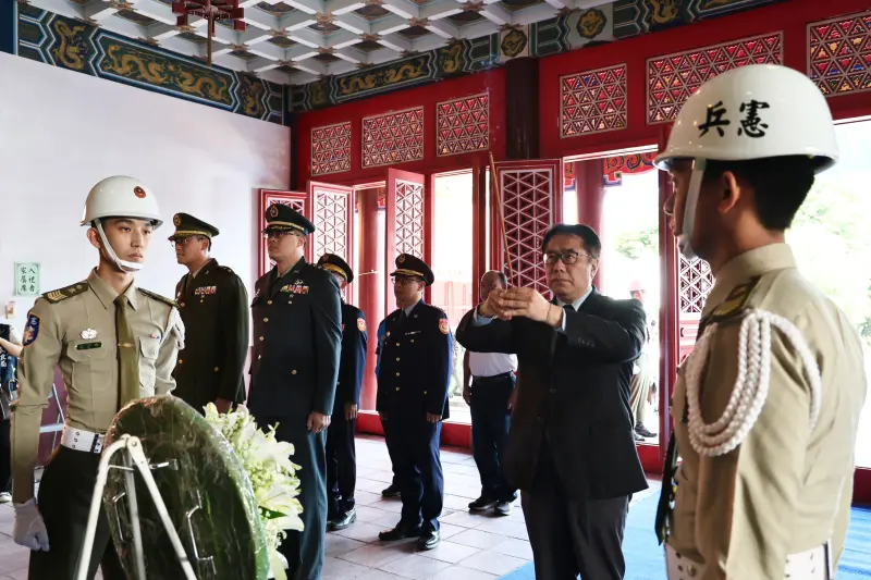 ▲台南市各界今天在市長黃偉哲的率領下舉行革命先烈暨陣亡將士秋祭典禮，黃偉哲親任主祭。（圖／南市府提供）