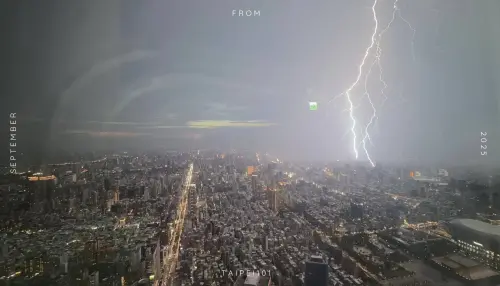 雷神夜襲雙北！台北101「直擊閃電」畫面曝光　鄭明典：真是巨大
