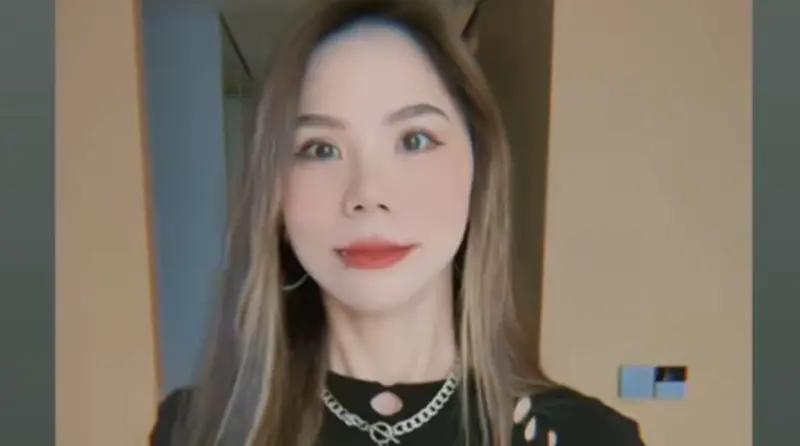 ▲YouTuber蕾菈（如圖）離婚湯宇，今稍早忍痛上工，於社群上首度露面發起團購，一入鏡便脫口「生活還是要繼續過下去的，所以這週的工作還是得做！」（圖／翻攝自蕾菈IG@la.112814）