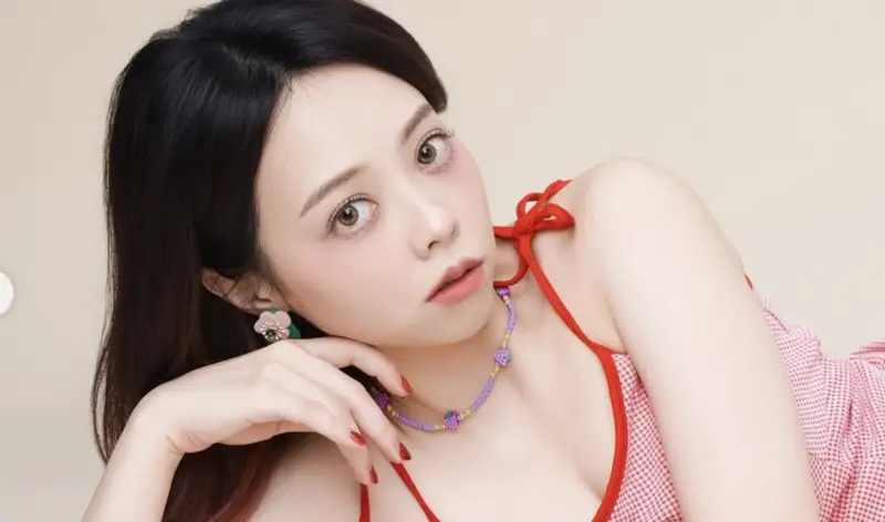 ▲龍龍（如圖）被同行傳接一個業配收50萬元，還在信義區買豪宅，她傻眼喊這幾年都在吃老本，沒餓死已經算命大了。（圖／翻攝自IG@chienyu1006）