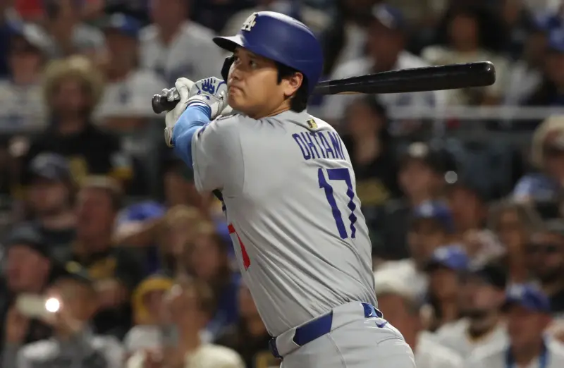 ▲MLB美國職棒大聯盟（Major League Baseball）洛杉磯道奇（Los Angeles Dodgers）二刀流巨星大谷翔平今（14）日在第3局的第2個打席中轟出本季第49支全壘打。（圖／路透／達志影像）