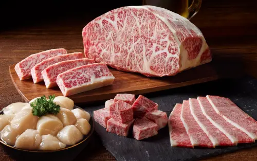 ▲肉次方推出頂級套餐「究擊の肉」，爽吃日本A5和牛。（圖／王品集團提供）