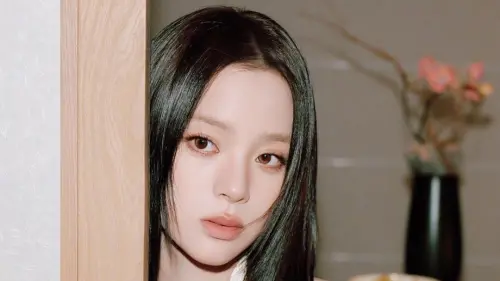 ▲93閱兵當天，被陸委會多次點名的歐陽娜娜（如圖）與侯佩岑難得沒有轉發央視相關貼文。（圖／翻攝自歐陽娜娜微博）