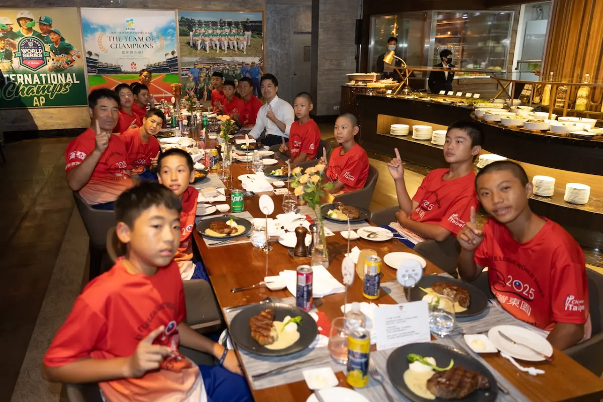 東園國小少棒奪冠！蔣萬安請吃和牛大餐 9/7辦凱旋遊行慶祝