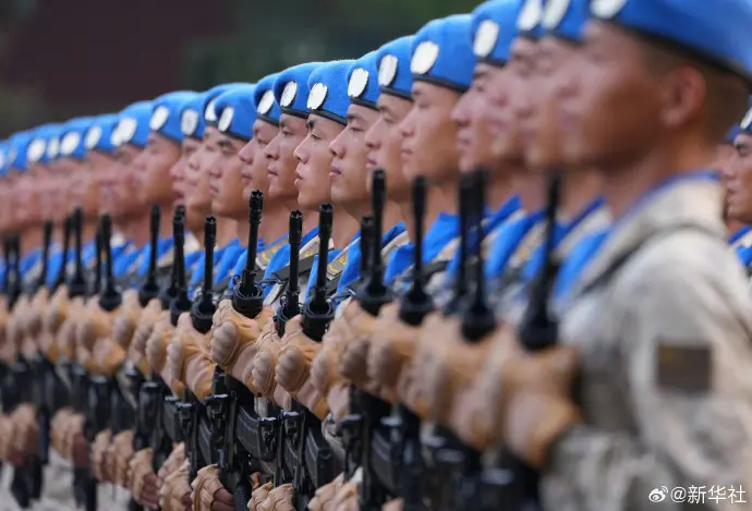 ▲中國9月3日上午在北京天安門廣場舉行「抗日戰爭暨世界反法西斯勝利80周年」閱兵（又稱九三閱兵）。（圖／翻攝自微博／新華社）