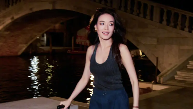 ▲舒淇（如圖）、吳慷仁、吳奇隆等藝人轉發「九三閱兵」貼文引爭議，陸委會回應已蒐證分析，初步認定內容未涉及矮化中華民國或武力威脅，暫不符裁罰要件，但呼籲國人認清中共統戰意圖。（圖／翻攝自微博）