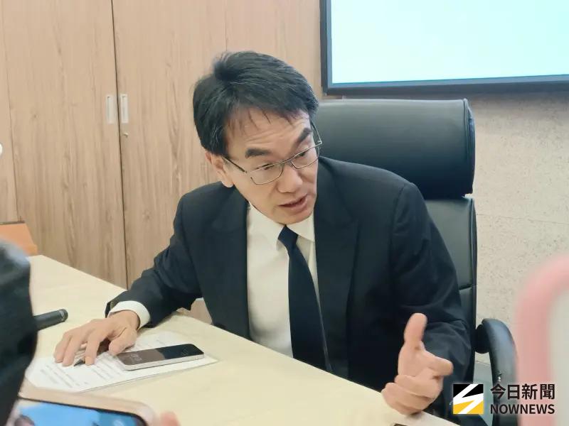 ▲數位發展部部長林宜敬上任時宣示，打詐為施政重點之一，今（3）日他表示，打詐是好人跟壞人間的不斷攻防，meta、line、google等公司必須站在好人一方，和數發部合作遏止詐騙。（圖／記者許若茵攝）