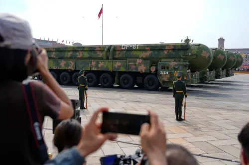 中共飛彈基地衛星照曝光！急擴建部署東風17　距台僅579公里
