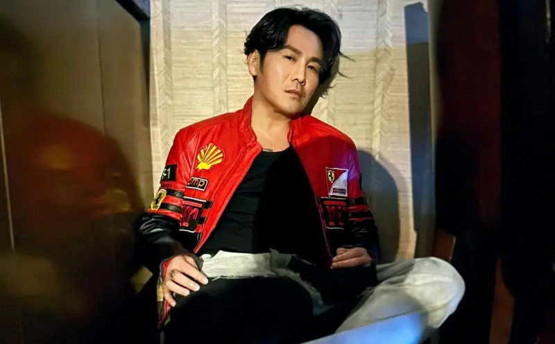 ▲曹格（如圖）近日發文透露音樂計畫，竟意外引發王力宏、陶喆粉絲在留言區大戰，留言還直接破千，讓曹格超尷尬喊：可以刪掉嗎？（圖／曹格 Gary Chaw FB）