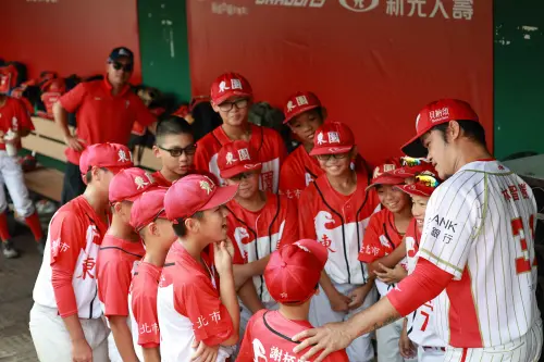 林智勝引退／味全龍邀請U12中華隊與威廉波特冠軍！象徵世代傳承
