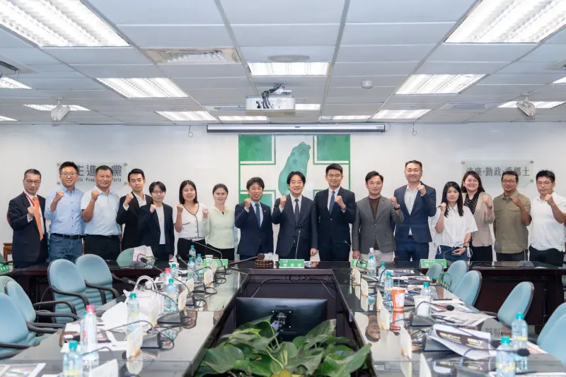 ▲賴清德下午與年輕議員們交流對話，黃守達受訪時說，他認為賴主席已經準備好了，要轉型成「賴清德2.0」。（圖／民進黨提供）