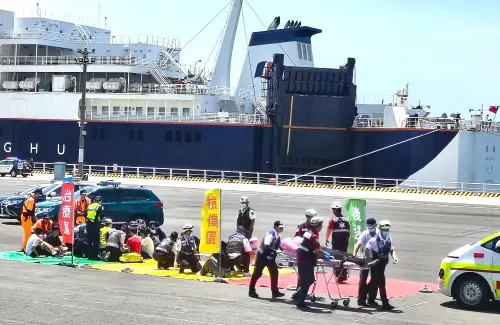 ▲交通部航港局舉辦高雄港大型客船與港口災害防救演習，以強化突發狀況應處能力。(圖／交通部航港局提供)