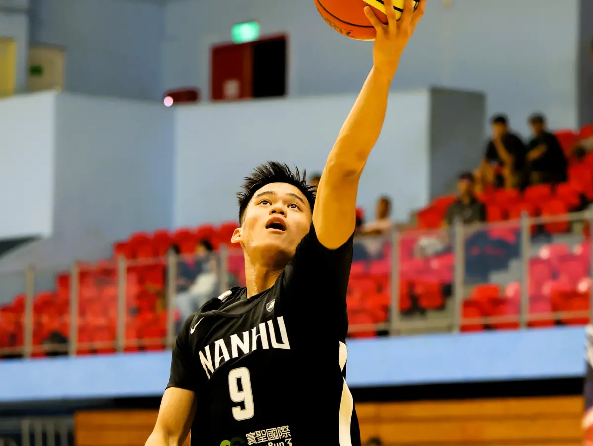 ▲南湖(9)張凱恩轟下25分，率隊成功壓制光復高中，晉級冠軍賽。(圖/登峰造極提供)