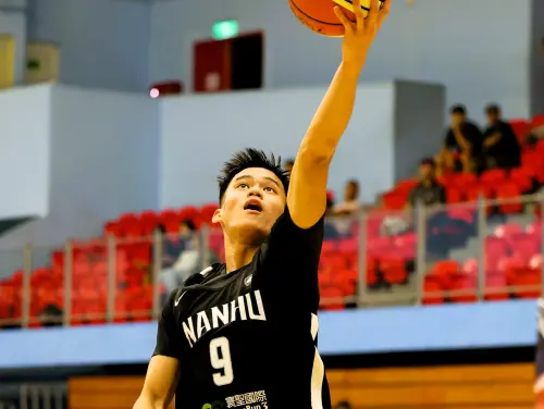 登峰造極籃球／北一女中、南湖高中強勢闖冠軍戰　張凱恩狂轟25分
