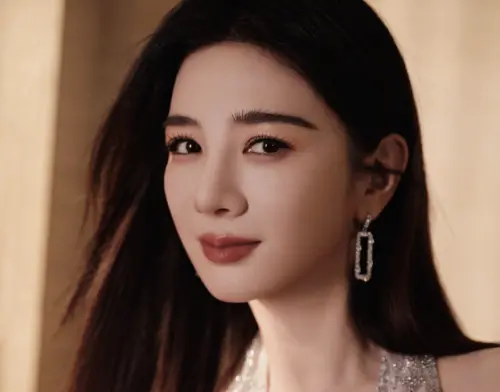 ▲黃奕為了護女兒，忍不住在直播時反嗆網友，招來更猛烈的砲火，連自己都變成被抵制的目標，損失很大。（圖／摘自黃奕微博）