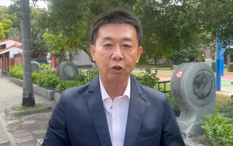 ▲民進黨立委許智傑吐槽「韓國瑜的美學要再加油」，沒想到卻被網友反酸。（圖／許智傑辦公室提供）